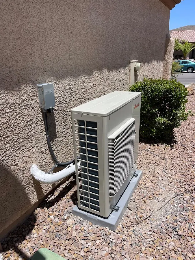 Residential air conditioning condenser unit in Salem